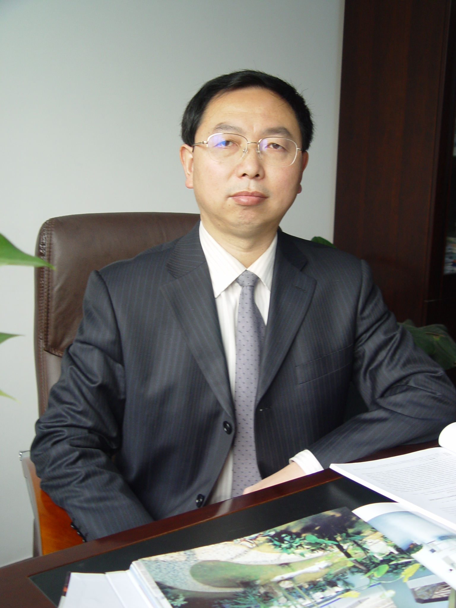 必赢3003no1线路检测中心创新论坛第一千六百零五讲：黄土地区高填方地基变形特征与工程应对措施  