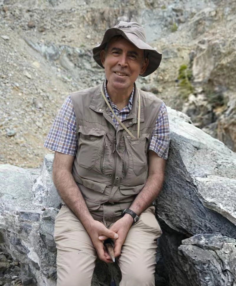 必赢3003no1线路检测中心创新论坛第一千八百四十二讲：Records of processes for subduction initiation, slab roll-back and ophiolite genesis in Turkey: Field, geochemical and  geochronological constraints