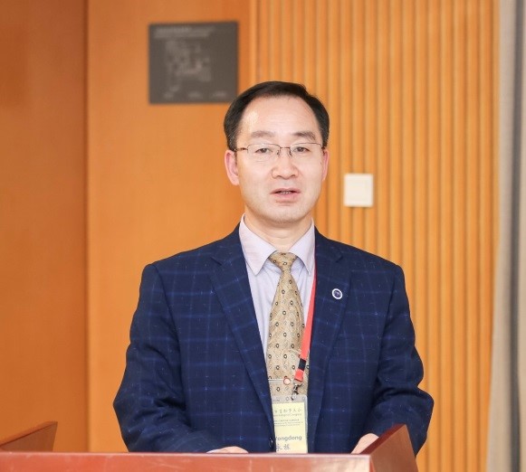 必赢3003no1线路检测中心创新论坛第一千五百二十二讲：中生代重大地质事件与植被环境变化